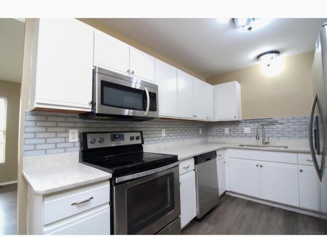 Kitchen Area - 15650 Stone Crossing Dr