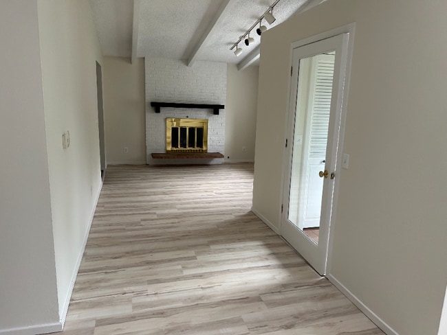 Photo - 2620 Lloyd Cir Unidad 2620 Lloyd Circle