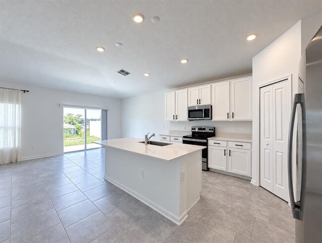977 Waterfall Blvd