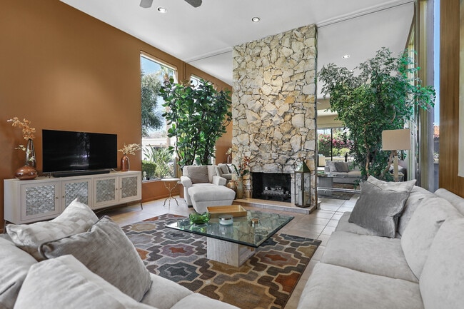 45550 Navajo Dr