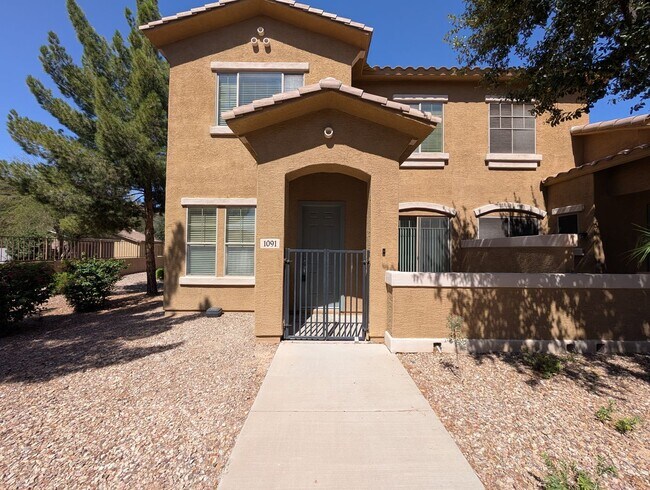 Building Photo - 3 Bedroom 3 Bathroom Townsquare at Sierra Verde Condominium