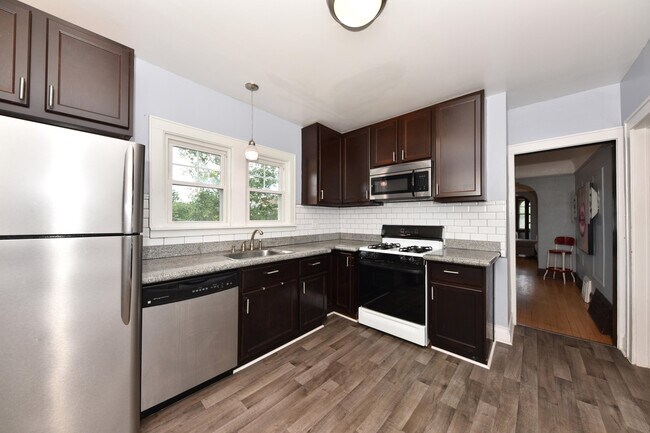 423 W Vine St