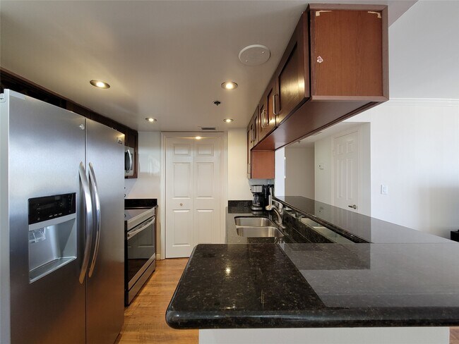 Photo - 3525 Sage Rd Unit 1605