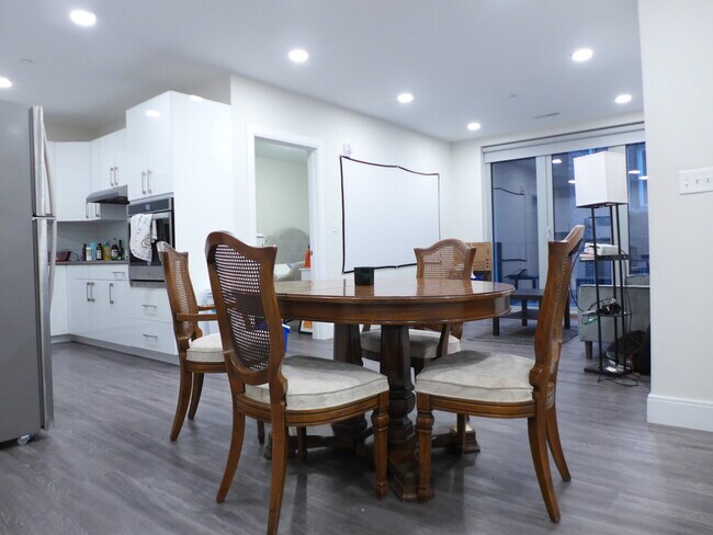 Photo - 1050 Tremont St Unit 3