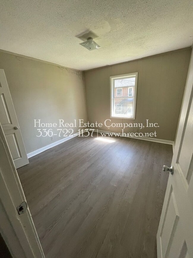 Photo - 615 W Twenty-Third St Unit 615-D