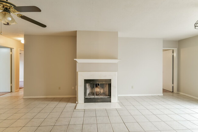 Photo - 28907 Binefield St