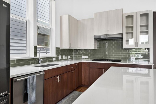 Photo - 6105 Florencia Ln