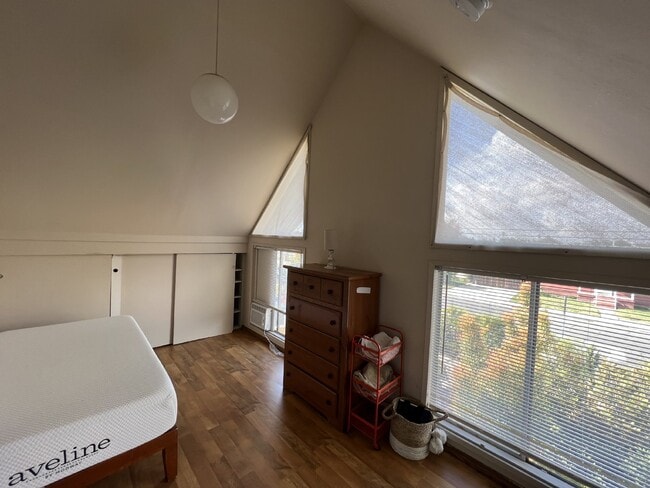 Photo - Private Furnished Bedroom for Rent – Near SDSU

Comfortable and fully furnished private bedroom a... Unidad Room 5