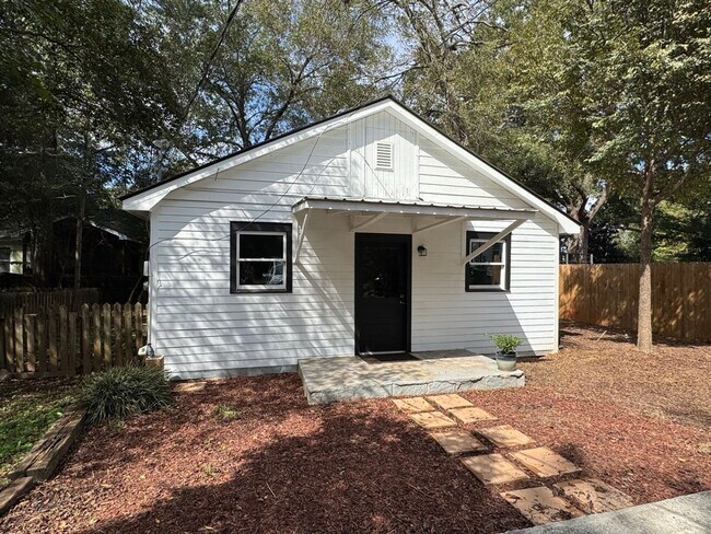 Photo - Charming 3-Bedroom Cottage in Normaltown – Prime Athens Location