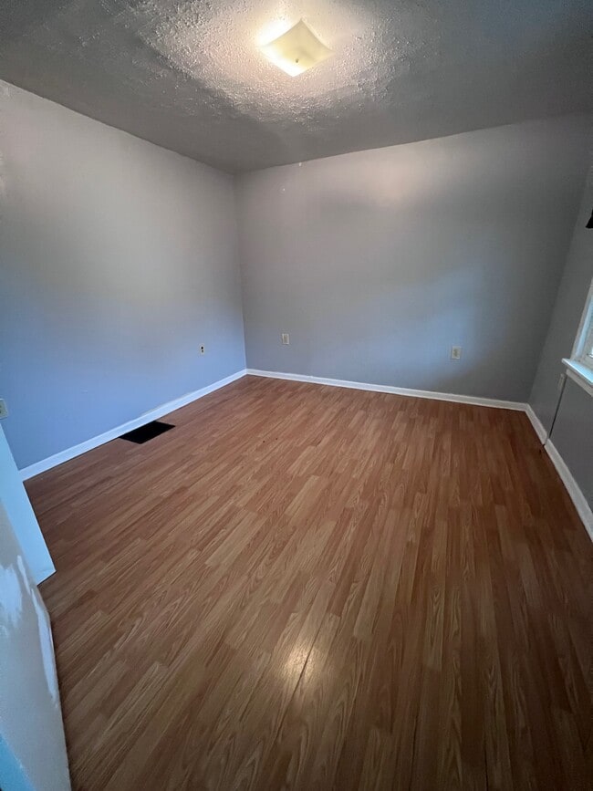 Photo - 148 W Schuyler St