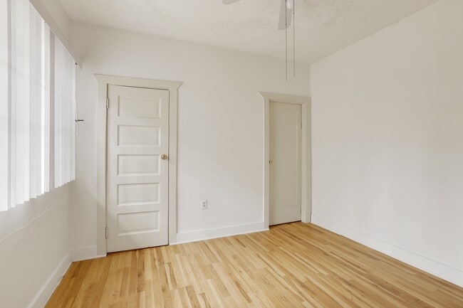 Photo - B29--2601-11 S Orchard/1238 W Adams