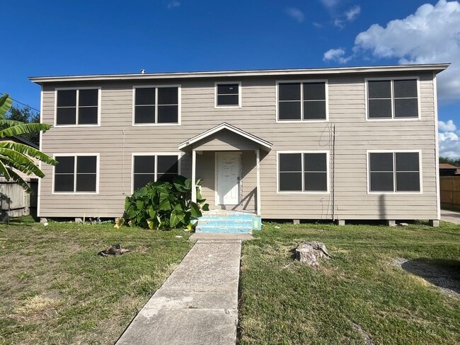 Building Photo - South Side Two Bedroom One Bath with Elect... Rental