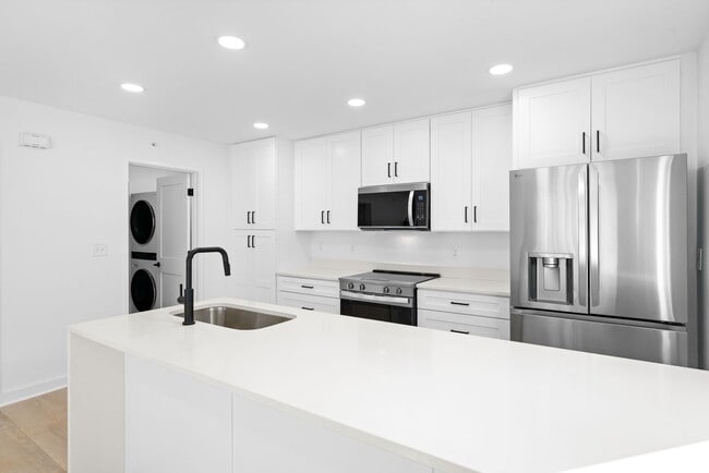 Building Photo - 1411 Chesapeake St Unit 1411-C