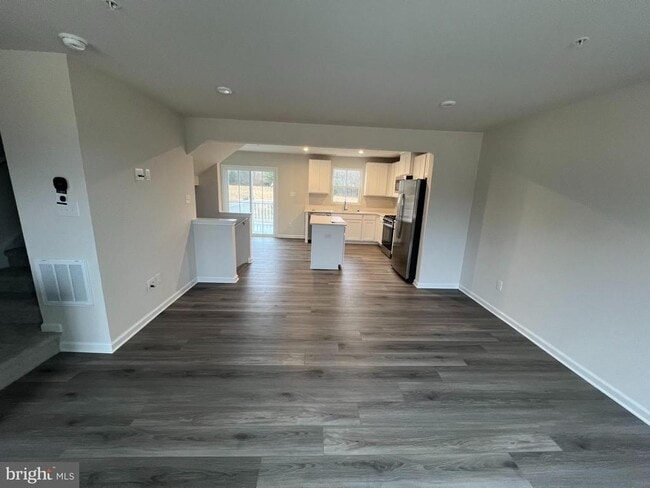 Photo - 1180 W Walnut Rd