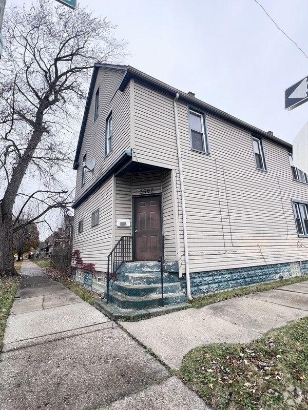 Building Photo - 3600 Clippert St Rental