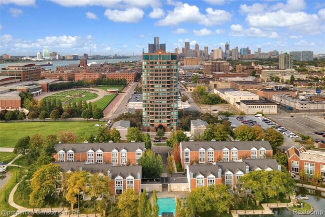 Building Photo - 3320 Spinnaker Ln Unit 17E