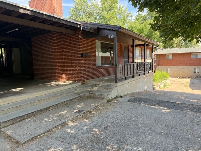 Building Photo - Beautiful town home with deep 2 car garage and a large covered patio