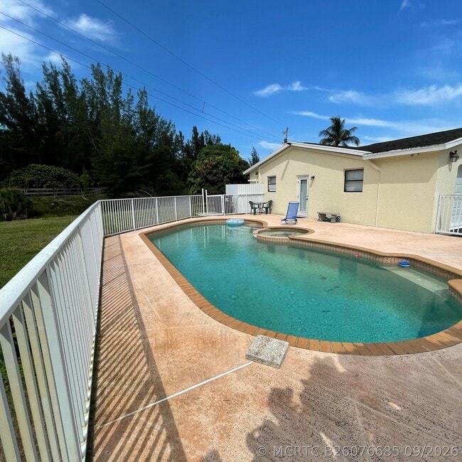 528 N Margaret Ct