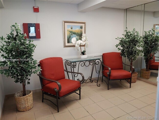 Photo - 6424 Collins Ave Unidad A-404