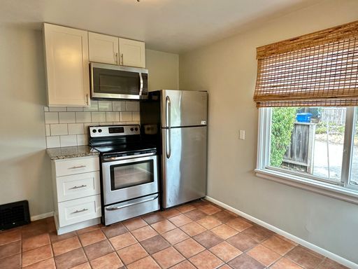 Building Photo - Beautiful 3 Bedroom home in desirable Ball...