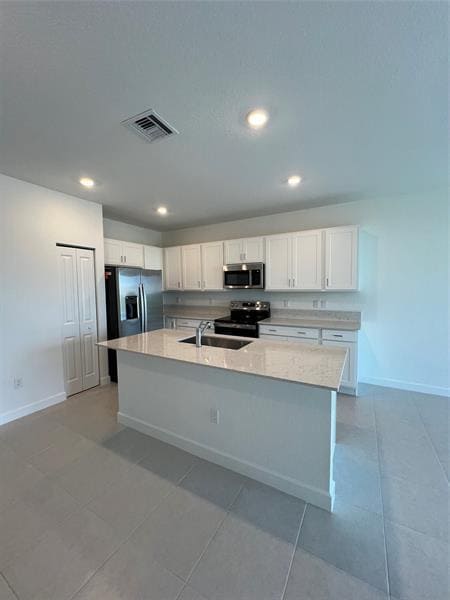 Photo - 655 SE Lk Fls St