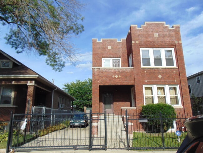 Building Photo - 8635 S Bishop St Unit 2