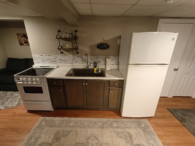 Photo - 27 Claulise Ln