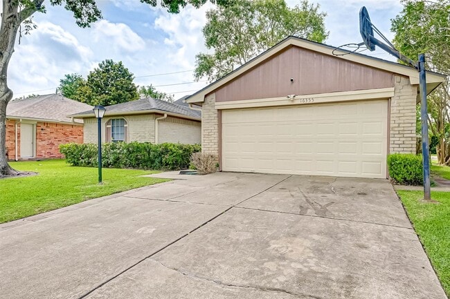 Building Photo - 16355 Sierra Grande Dr Rental