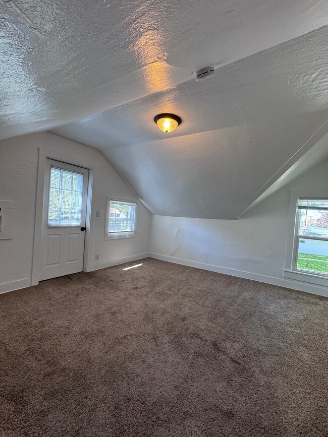 Photo - 712 Church St