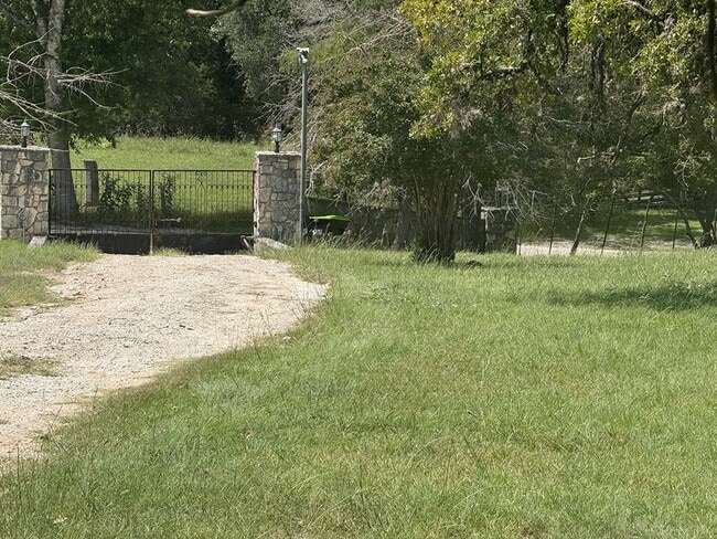 Photo - 1904 Bear Creek Rd