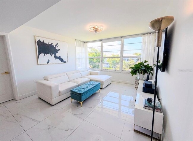 Photo - 3635 Whitehall Dr Unidad 401