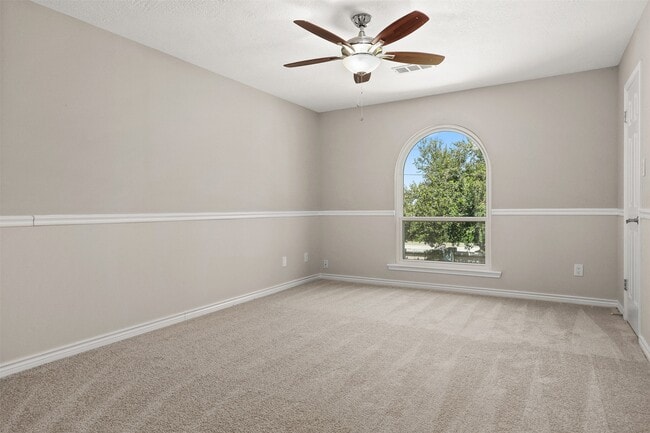 Photo - 602 Oak Briar Dr