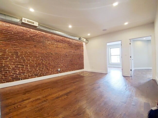 585 Franklin Ave Unit 2