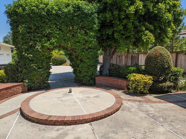 Photo - 5440 Topeka Dr