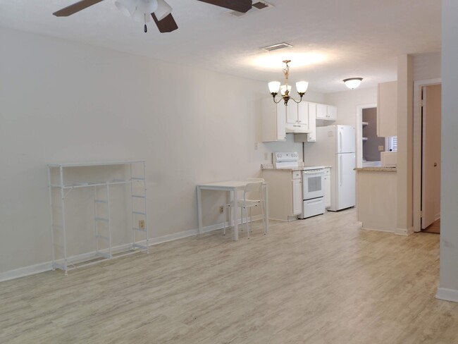Photo - 801 Burcale Rd Unidad K1
