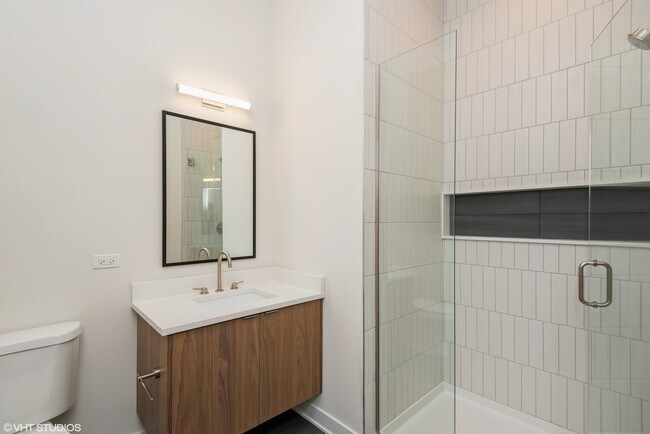 Photo - 1553 N Wells St