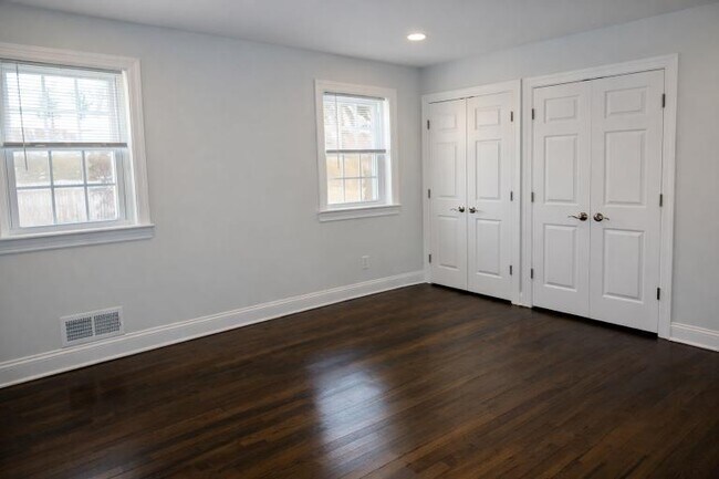 Town House Apartments