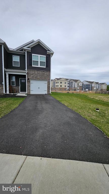 Photo - 50 Peregrine Way