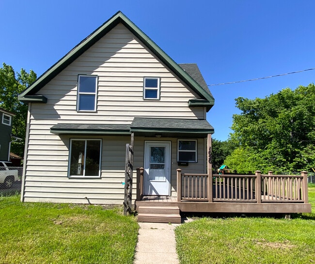 1020M - 1020M House