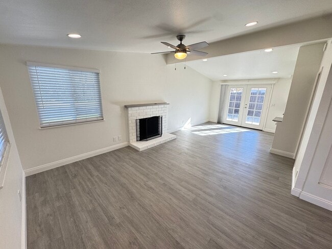 Building Photo - 253 Ogle St