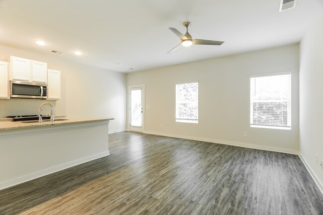 Photo - 5400 Cedar Creek Dr