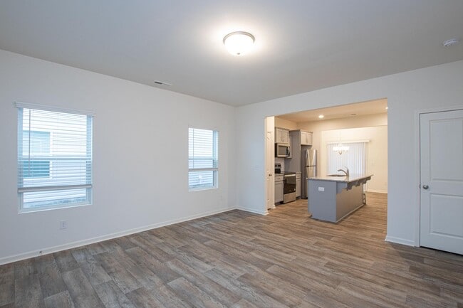 Photo - BEAUTIFUL 2 BD Townhome in MIDLAND AVAILABLE NOW