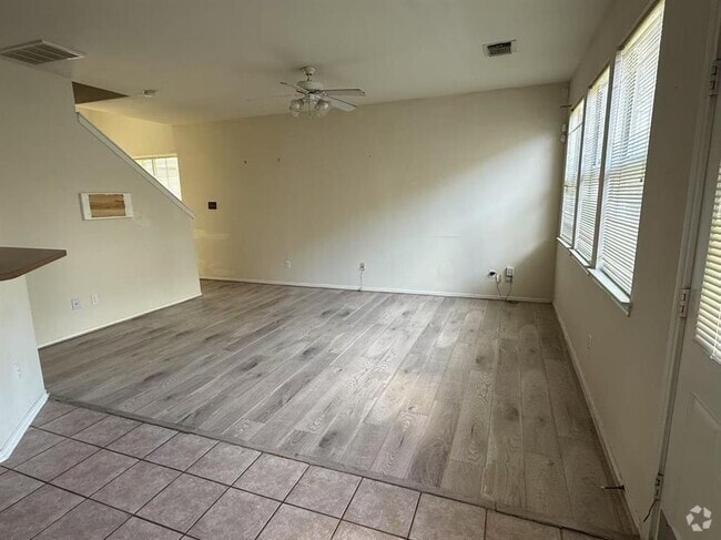 Building Photo - 16623 Newglen Ln Rental