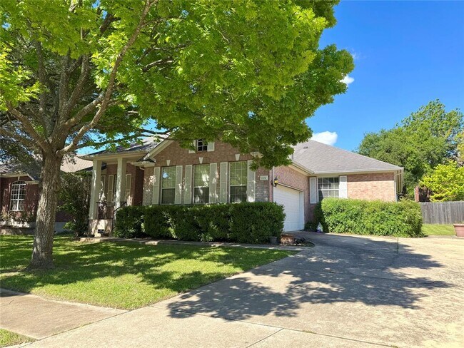 Photo - 1104 Vanderbilt Cir