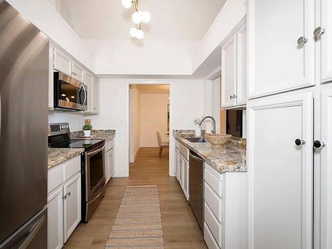 Photo - 1861 Middlefield Rd