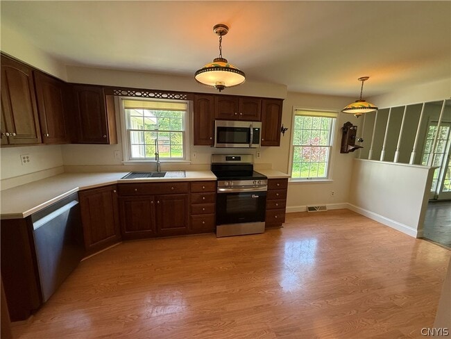 Photo - 116 Stillwater Dr