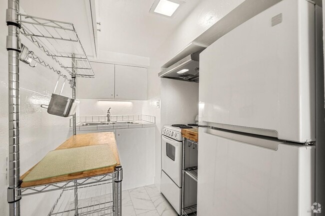 Building Photo - 36 Edwards Ave Rental