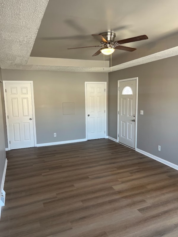 Photo - 405 Mills Ln