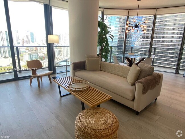 Building Photo - 2 br, 2 bath Condo - 55 SW 9th St Apt 3001 Unit Apt 3001