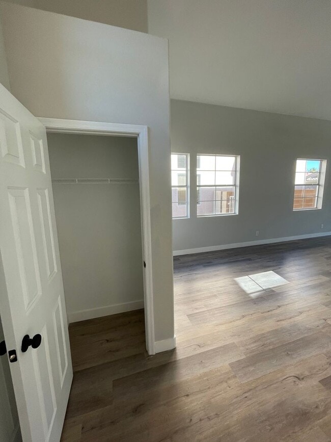 Photo - Beautiful 4 bedroom home located in the Sh...